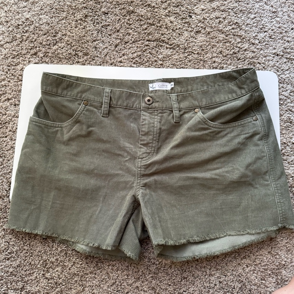 Carve Designs OAHU 4" SHORT Olive